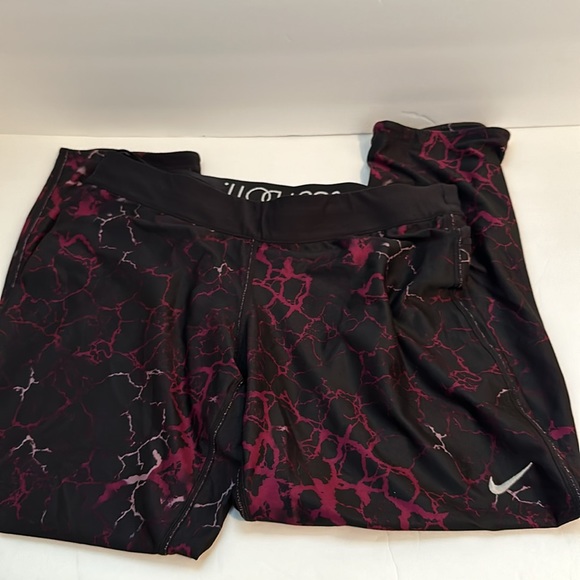 Nike Dri-Fit Capris - Picture 3 of 6